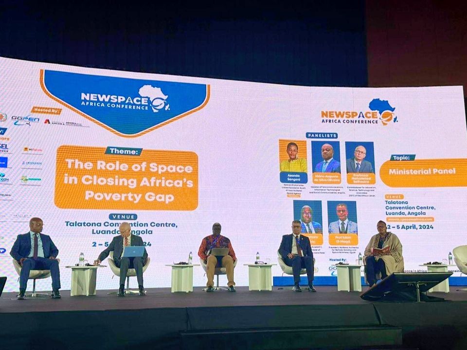 مصر تشارك في مؤتمر New Space Africa لمناقشة أهم موضوعات الفضاء في قارة إفريقيا أكد الدكتور أيمن عاشور وزير التعليم 49677