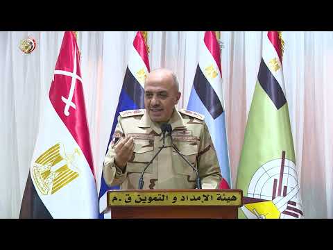 الفريق أحمد خليفة رئيس أركان حرب القوات المسلحة يتناول وجبة الإفطار مع مقاتلى هيئة الإمداد والتموين hqdefaul 45