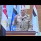 الفريق أحمد خليفة يتناول وجبة الإفطار مع أعضاء هيئة تدريس وطلبة معهد ضباط الصف المعلمين