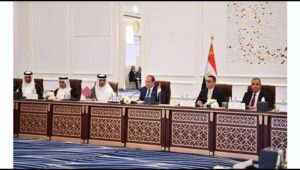 الرئيس عبد الفتاح السيسي يلتقي ممثلي مجتمع الأعمال القطري بالدوحة