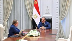 الرئيس عبد الفتاح السيسي يجتمع بمحافظ البنك المركزي