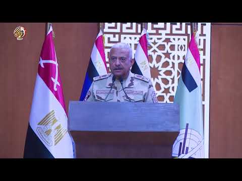 الفريق أول عبد المجيد صقر يلتقى بعدد من مقاتلى المنطقة الغربية العسكرية hqdefau 126