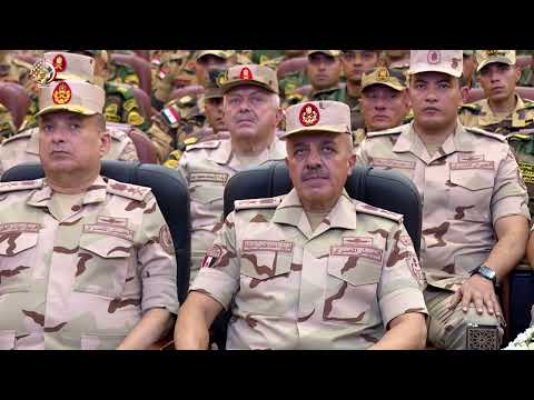 الفريق أول عبد المجيد صقر يلتقى بعدد من مقاتلى القوات الخاصة من المظلات والصاعقة hqdefaul 42