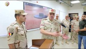 الفريق أحمد خليفة يتفقد المنظومة التعليمية بالمعاهد العسكرية التخصصية للضباط بالكيان العسكرى
