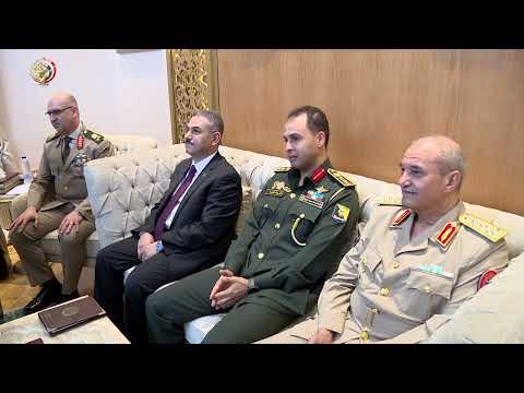 الفريق أحمد خليفة رئيس أركان حرب القوات المسلحة يلتقى رئيس الأركان العامة للجيش الليبى hqdefaul 46