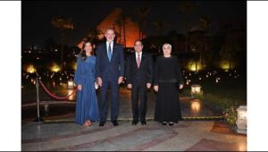 السيد الرئيس والسيدة قرينته يقيمان مأدبة عشاء على شرف ملك وملكة إسبانيا بمنطقة الهرم