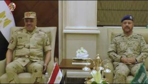 الفريق أحمد خليفة يعود إلى أرض الوطن بعد إنتهاء زيارته الرسمية للمملكة العربية السعودية