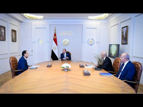 الرئيس عبد الفتاح السيسي يجتمع برئيس مجلس الوزراء ووزير التربية والتعليم والتعليم الفني hqdefaul 25