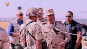 الفريق أول عبدالمجيد صقر يشهد إجراءات تفتيش الحرب لأحد تشكيلات المنطقة المركزية العسكرية