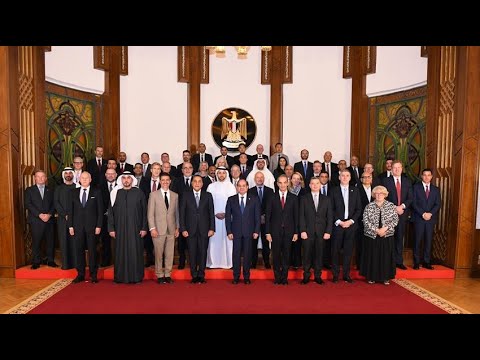 الرئيس عبد الفتاح السيسي يستقبل رؤساء وقيادات ٥٢ من كبريات الشركات المصرية والعالمية hqdefaul 29