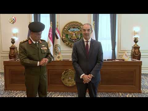 الأكاديمية العسكرية توقع بروتوكول تعاون مع وزارة الإتصالات وتكنولوجيا المعلومات وصندوق تحيا مصر‎ hqdefaul 49
